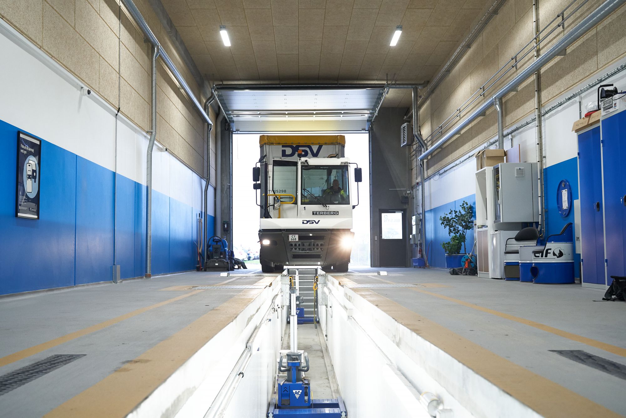 Syn af lastbil og bus